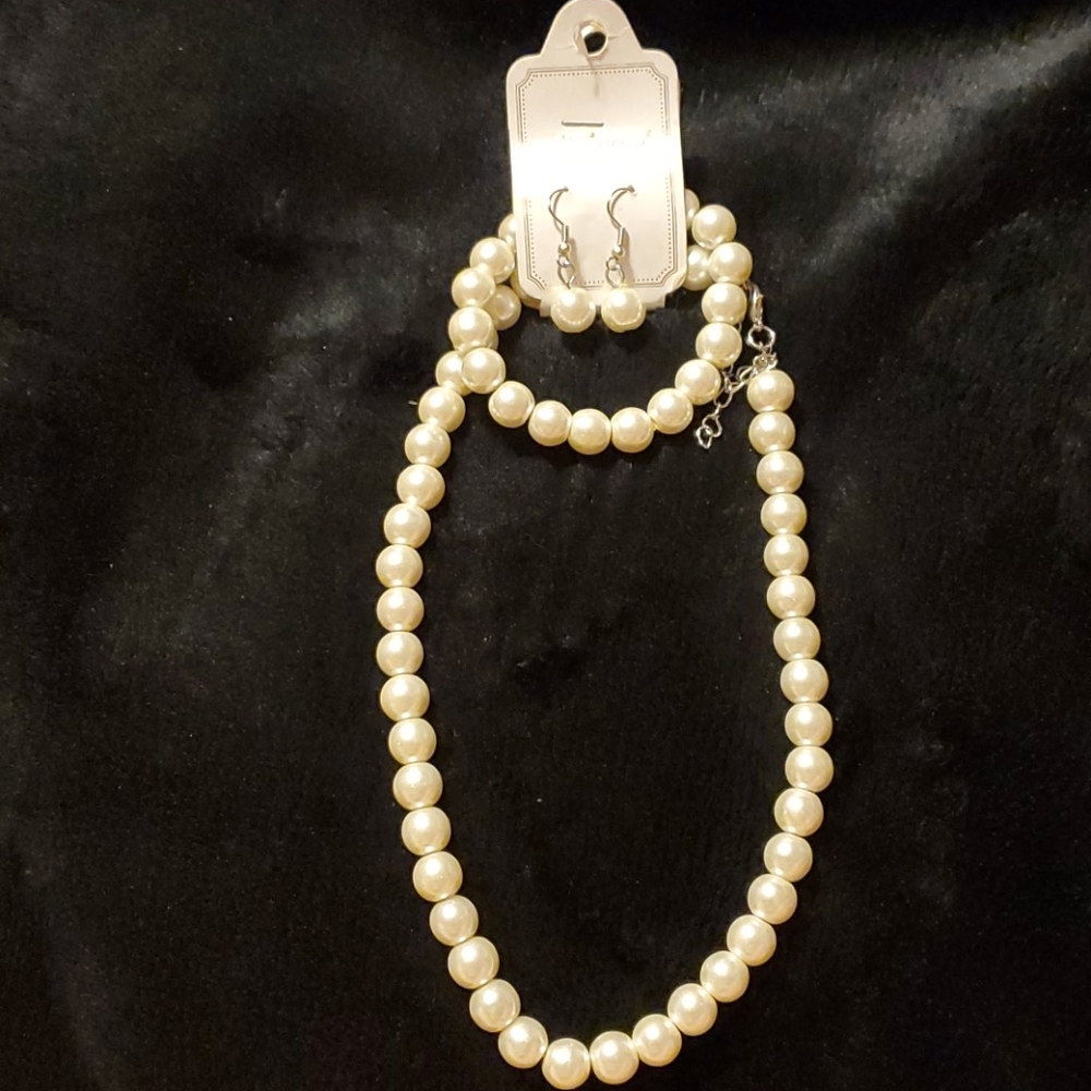 Girls Pearl Set